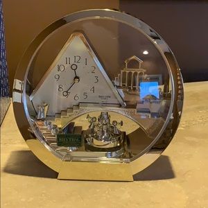 Rhythm Motion Quartz Clock